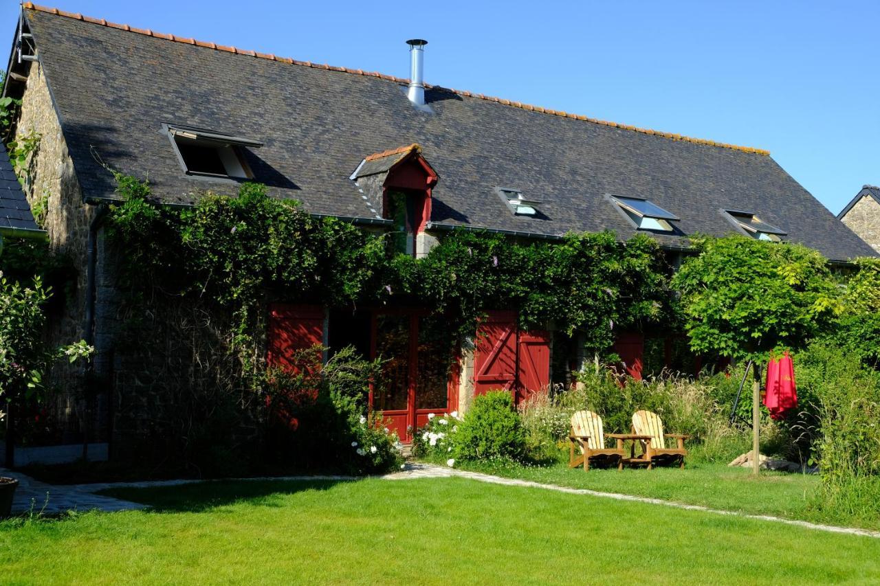Parigné La Maison Jaune A La Janaie מראה חיצוני תמונה